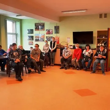 Podopieczni Środowiskowego Domu Samopomocy obdarowani „Myśliwską Paczką”