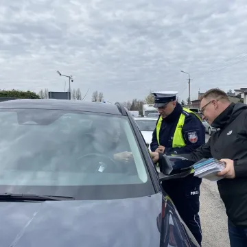 Świąteczny czas i większa czujność. Funkcjonariusze przypominali o bezpieczeństwie