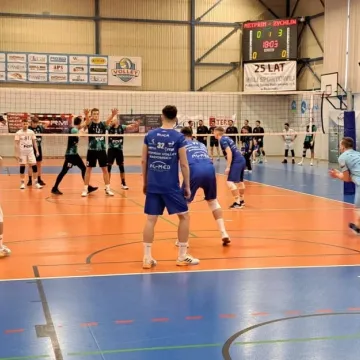 METPRIM Volley Radomsko wciąż w grze o II ligę siatkówki