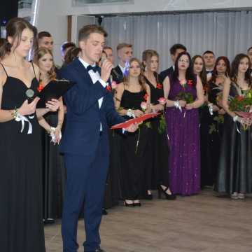 Studniówkowy bal maturzystów ZSP nr 1 w Radomsku
