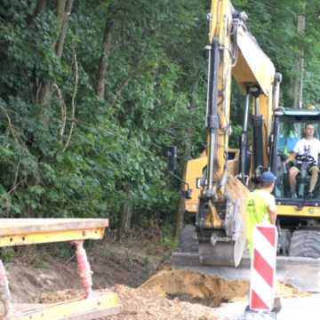 Trwa budowa kanalizacji sanitarnej w miejscowościach Lipie i Dąbrówka