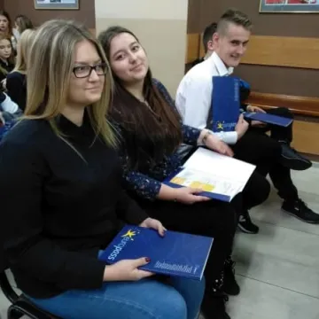 Uczniowie Mechanika otrzymali dokumenty Europass-Mobilność