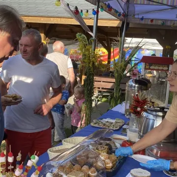 Kietlin świętował przy stole i na zjeżdżalni