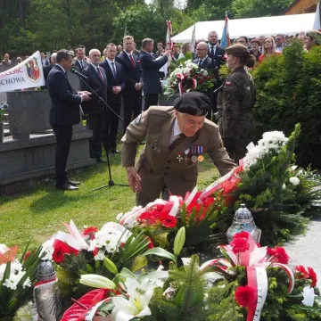 W Bąkowej Górze upamiętniono 77. rocznicę mordu żołnierzy KWP