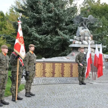 W Radomsku upamiętniono 77. rocznicę utworzenia KWP