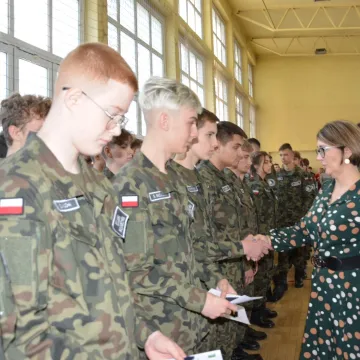 Uczniowie „drzewniaka” w Radomsku złożyli ślubowanie