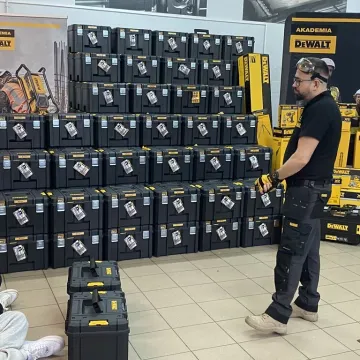 Akademia DeWalt w „Mechaniku”. Prestiżowy program tylko dla 10 szkół w kraju