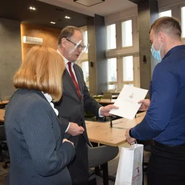 Młodzi zawodnicy z Radomska odebrali stypendia sportowe