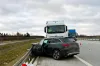 Wypadek na A1. Zderzyły się trzy pojazdy. Dwie osoby zostały ranne