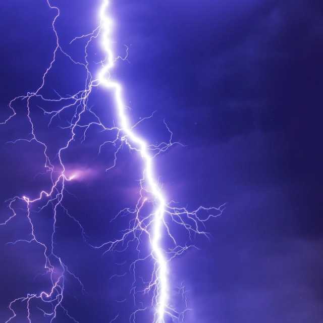Synoptycy ostrzegają przed burzami, deszczem i silnym wiatrem