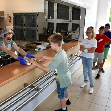 Piotrków Tryb.: w SP2 obiady serwowane w nowej stołówce