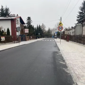 Nowa droga, nowe chodniki. Tak zmieniła się ulica Żwirki