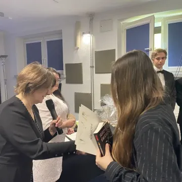 [WIDEO] To był ich dzień. Maturzyści z ZSDiOŚ oficjalnie zakończyli szkołę