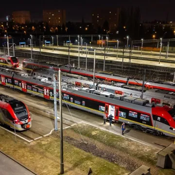 Flota ŁKA rośnie. To pierwszy z 14 nowych pociągów