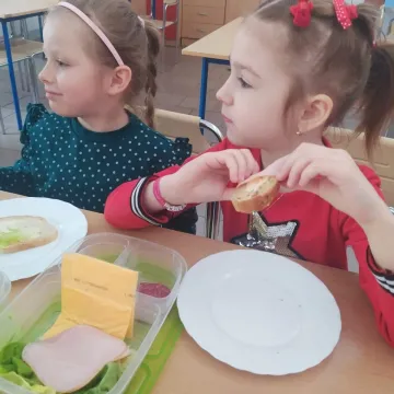 Wiosenne kanapki w PSP nr 8 w Radomsku