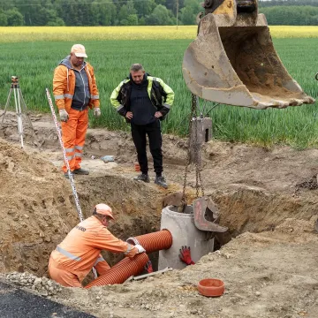 Budowa nowej drogi w  Bąkowej Górze na ostatniej prostej