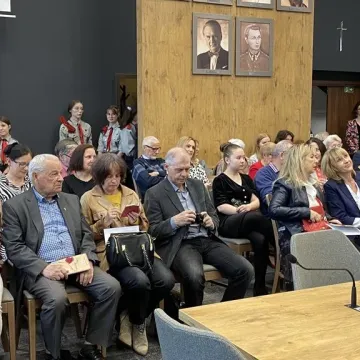 Poetycko o Różewiczach – nowy tomik stowarzyszenia „Ponad”