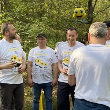 W Gomunicach poszli i pobiegli dla pszczół