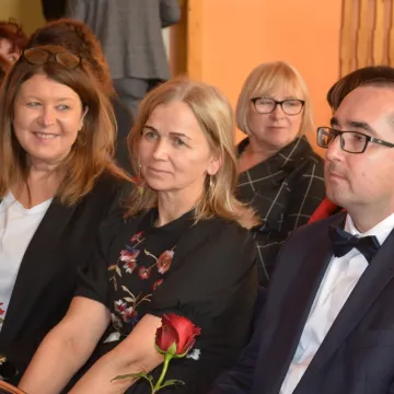 Medale i nagrody dla pracowników powiatowych placówek oświatowych