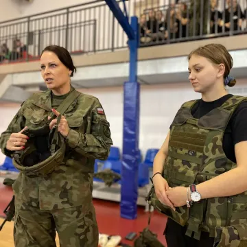 Uczniowie klas mundurowych z Radomska uczestniczyli w manewrach WOT