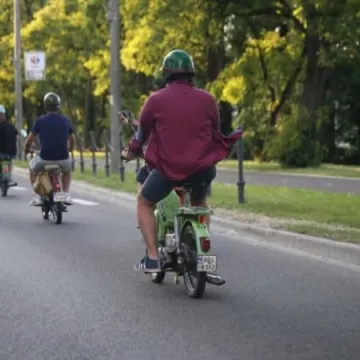 Pojechali komarami przez Polskę 