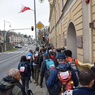 Wyruszyli na trasę VIII Pieszego Maratonu Niepodległości