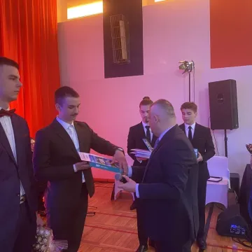 Elektryk pożegnał absolwentów. Teraz czas na maturę