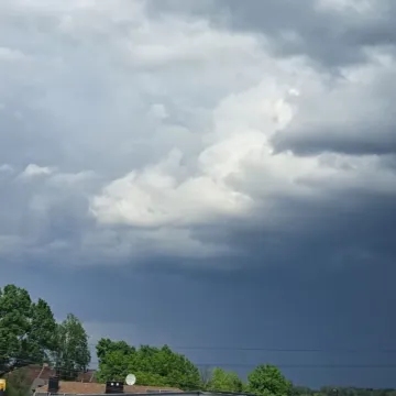 Grzmi, ulewnie pada nad Radomskiem