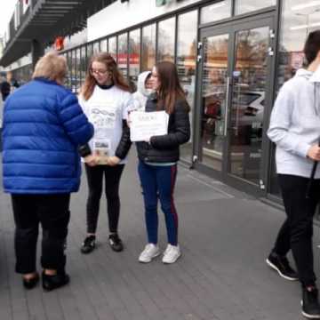 Happening antysmogowy uczniów ZSP1 w Radomsku