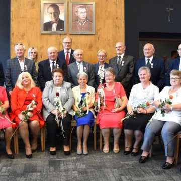 Złote Gody w Radomsku. 18 par odebrało Medale za Długoletnie Pożycie Małżeńskie