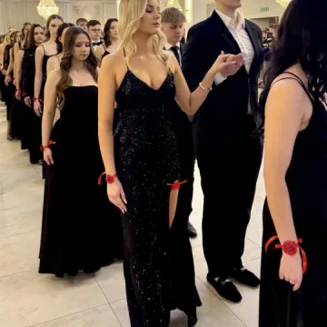 Odliczanie do matury rozpoczęło się eleganckim balem w LO Przedborzu