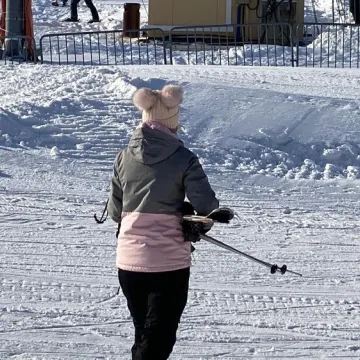 Tłumy narciarzy na Górze Kamieńsk