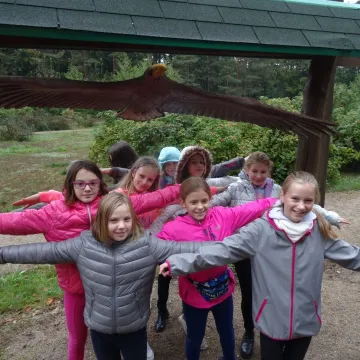 „Droga śmiecia” w Reymontówce na Bugaju