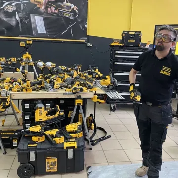 Akademia DeWalt w „Mechaniku”. Prestiżowy program tylko dla 10 szkół w kraju