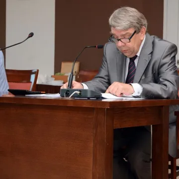 Zmiany w powiatowym budżecie. Więcej pieniędzy na inwestycje drogowe