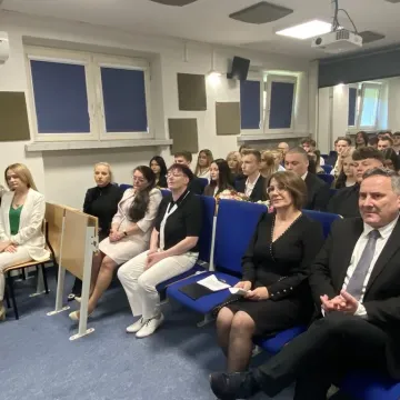 [WIDEO] To był ich dzień. Maturzyści z ZSDiOŚ oficjalnie zakończyli szkołę