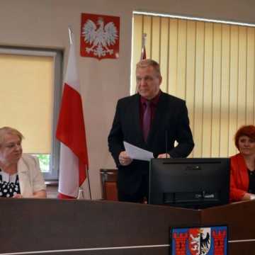 O remoncie ul. Krasickiego i sprzedaży działek w Strzałkowie na nadzwyczajnej sesji Rady Powiatu Radomszczańskiego