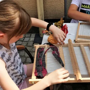 „Tkanie na ramkach” w muzeum w Radomsku