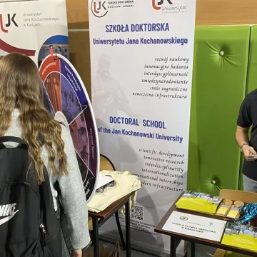 Tłumy maturzystów na targach w II LO w Radomsku