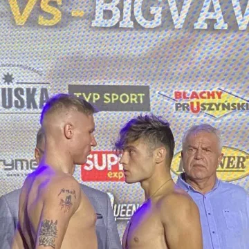 Ceremonia ważenia zawodników przed galą Korner Radomsko Boxing Night