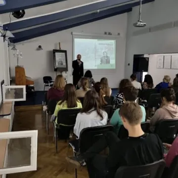 Prezentacja albumu o Konspiracyjnym Wojsku Polskim w bibliotece