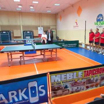 UMLKS remisuje z liderem III ligi, a  w tenisowych derbach Radomska lepszy Sokół