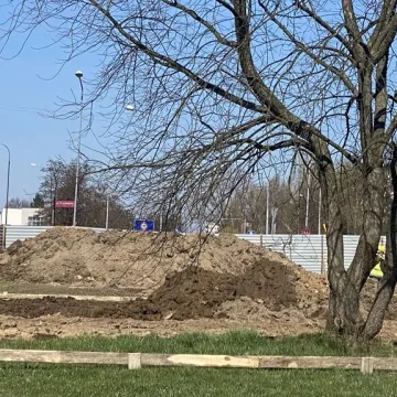 Wbito symboliczną łopatę. W Radomsku ruszyła budowa bloków SIM