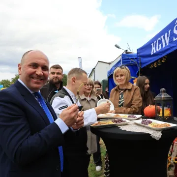 Lokalne tradycje w centrum uwagi podczas święta ziemniaka w Dmeninie