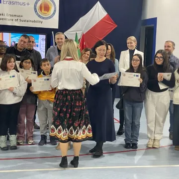 Certyfikaty wręczone, krakowiak zatańczony. Projekt Erasmus w 2 LO podsumowany