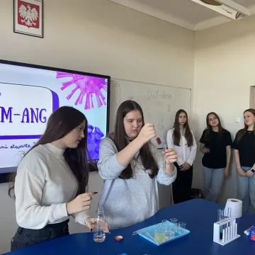 Quizy, doświadczenia. I LO przyciągnęło uczniów