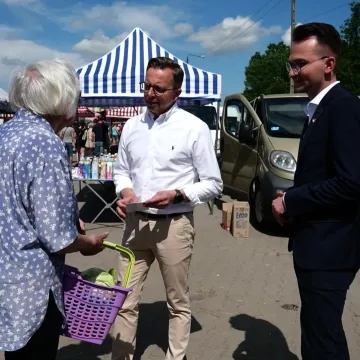 Dariusz Joński (KO) odwiedził Radomsko. Zachęcał do udziału w wyborach do Parlamentu Europejskiego