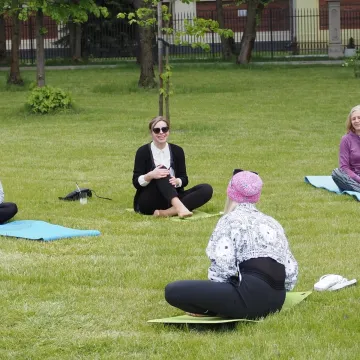 Mamy ćwiczyły jogę