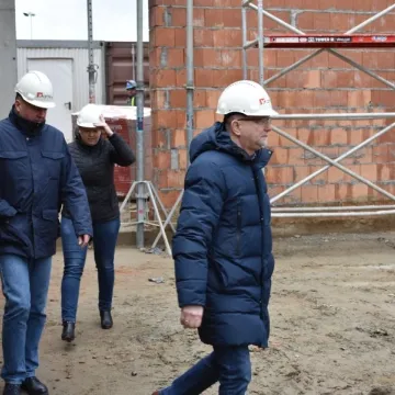 Zobacz, jak powstaje hala sportowa w Kamieńsku