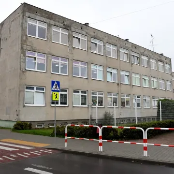 Piotrków Tryb.: totalna metamorfoza SP12 i II LO